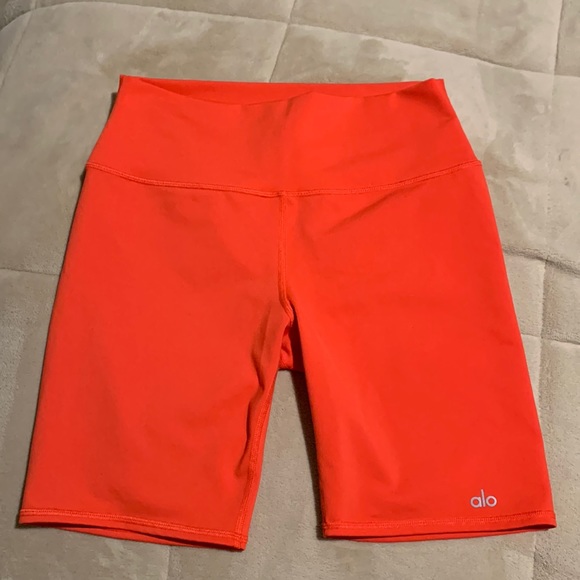 ALO YOGA 7" High-Waist Biker Short - Red Hot Summer ❤️🔥 - Picture 2 of 5